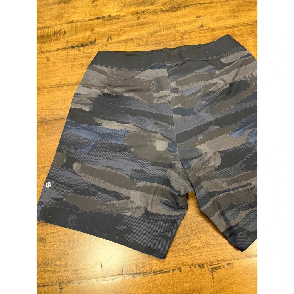 Lululemon Mens Board Shorts Blue Grey Camo Swim Trunks Size 36